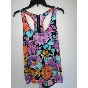 Floral top with back zipper